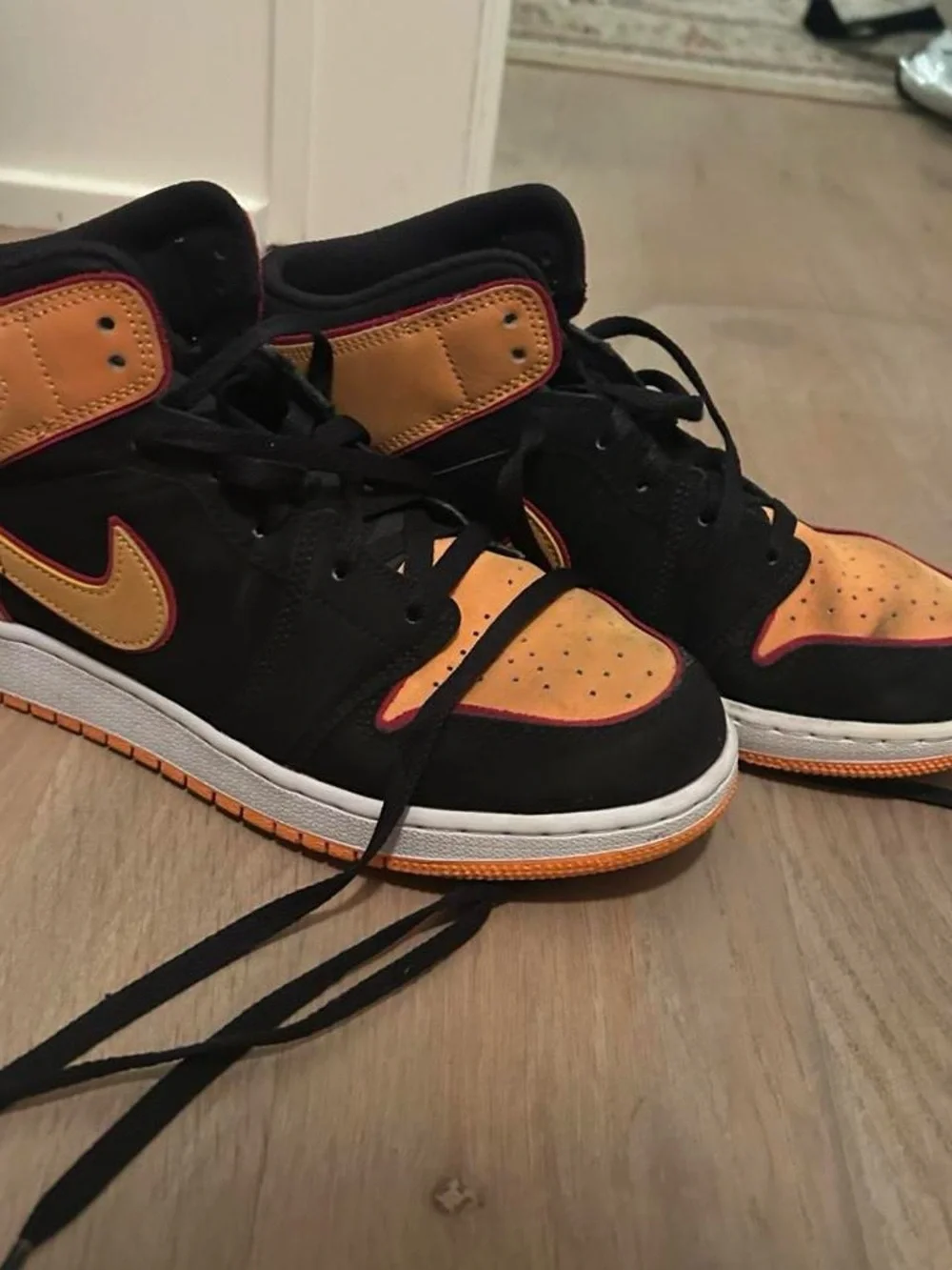 Nikr Jordan Black & Orange SEa